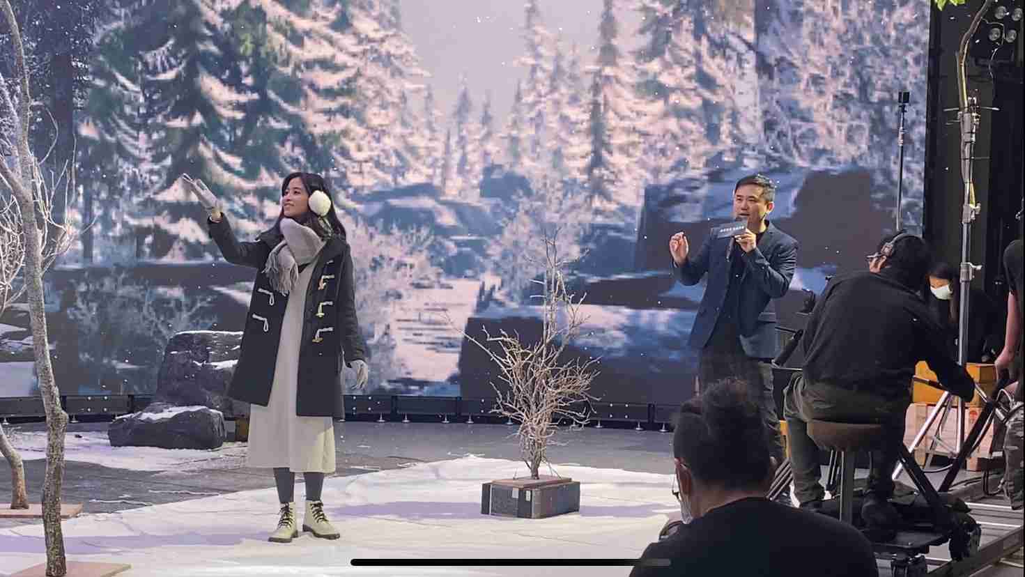 尊龙z6以ALED先进显屏技术，，与金马奖视觉特效团队“再现影像”携手合作打造LED虚拟摄影棚，，提供沉浸式表演体验，，并精简拍摄成本与时间