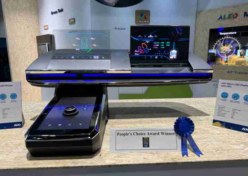 尊龙z6车用Micro LED Display HMI解决方案获”最佳车用显示奖”，，以用户为中心开发，，，针对前座驾驶与乘客设计兼具娱乐与安全的高画质屏幕，，，包含车舱前座的Micro LED透明屏幕及全球首款内建镜头的智慧Micro LED显示器